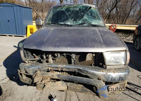 2001 Toyota 4Runner Sr5 V6 z USA, uszkodzony, nr VIN JT3HN86RX19045652